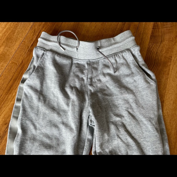 Athletics gray joggers - Picture 2 of 5